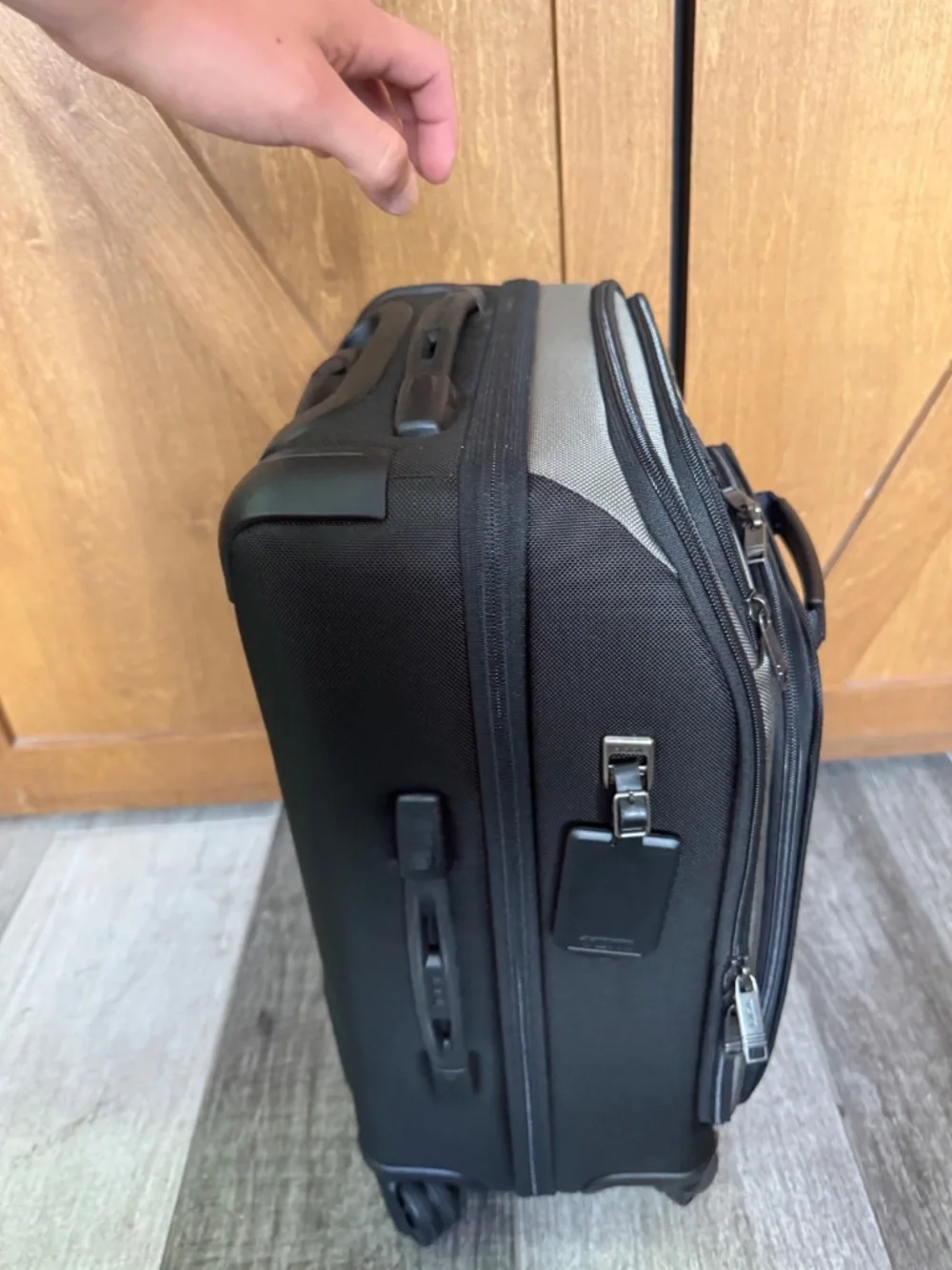 Tumi Merge International Front Lid 4 Wheeled Carry-On